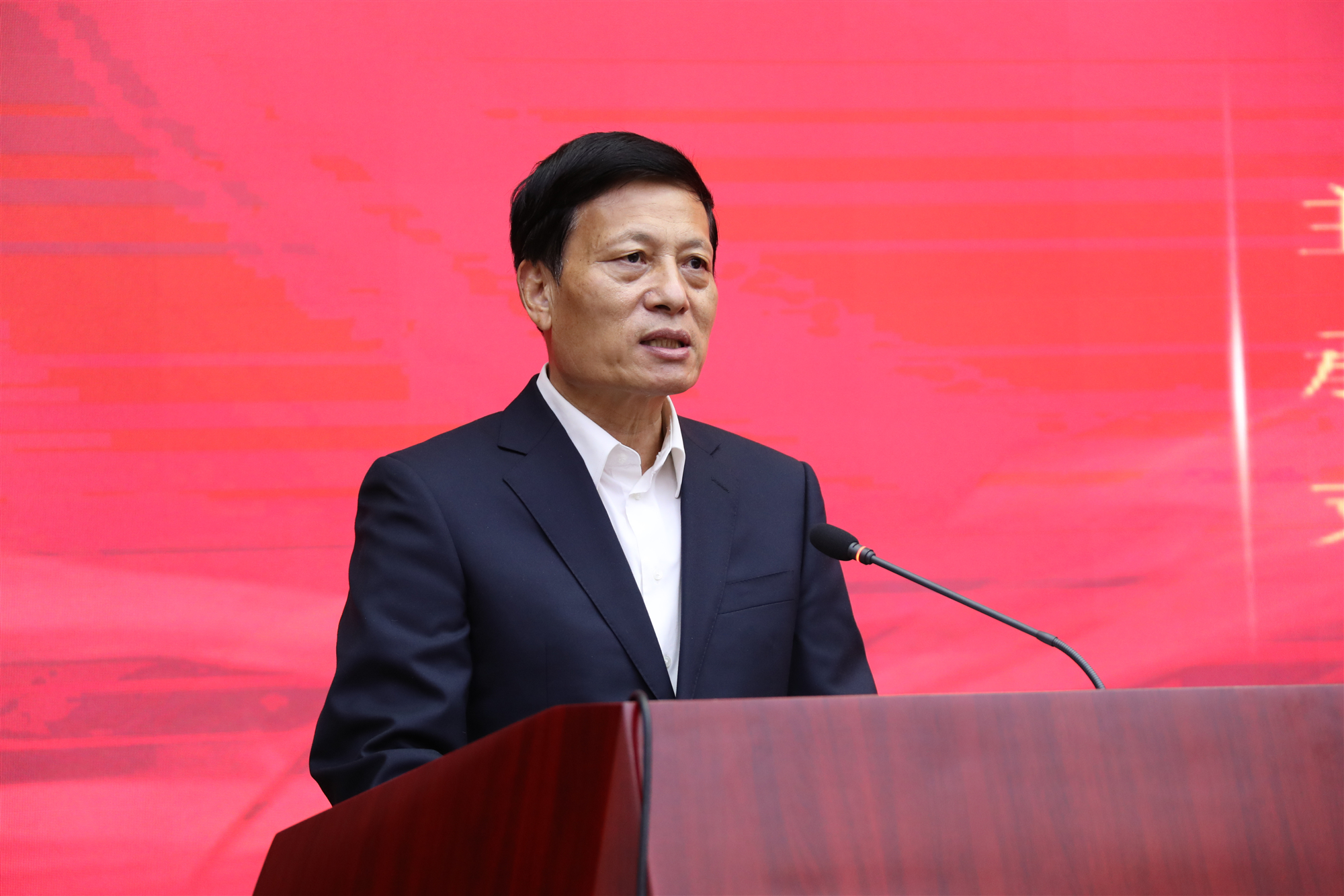 社科院、国资委联合组建国有经济研究智库并举办首届国有经济研究峰会 深入学习贯彻党的十九届五中全会精神 大力推动国有经济理论创新和实践创新-《国资报告》杂志