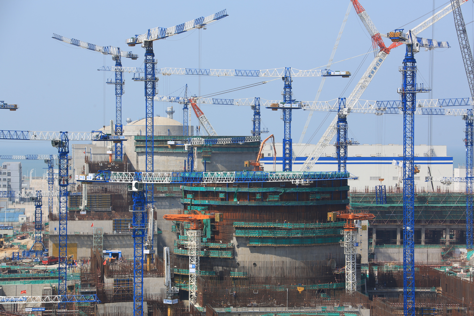 建设中的“华龙一号”全球首堆示范工程。（来源：中国核工业集团公司）