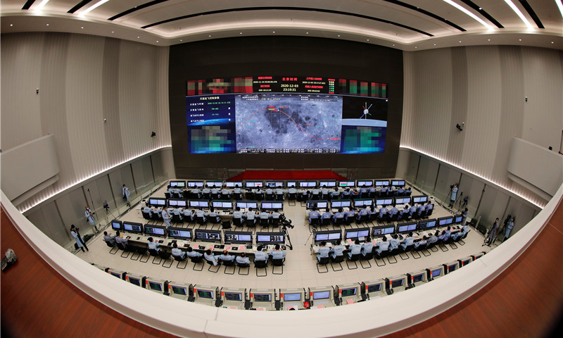 图为12月3日拍摄的北京航天飞行控制中心指挥大厅。新华社发