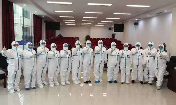 近日，北京航天总医院应急医疗梯队已组建完成。除了已经上岗的11人外，其余21名医护人员也将随时待命出征，目前已完成后勤保障和出发前的培训。
