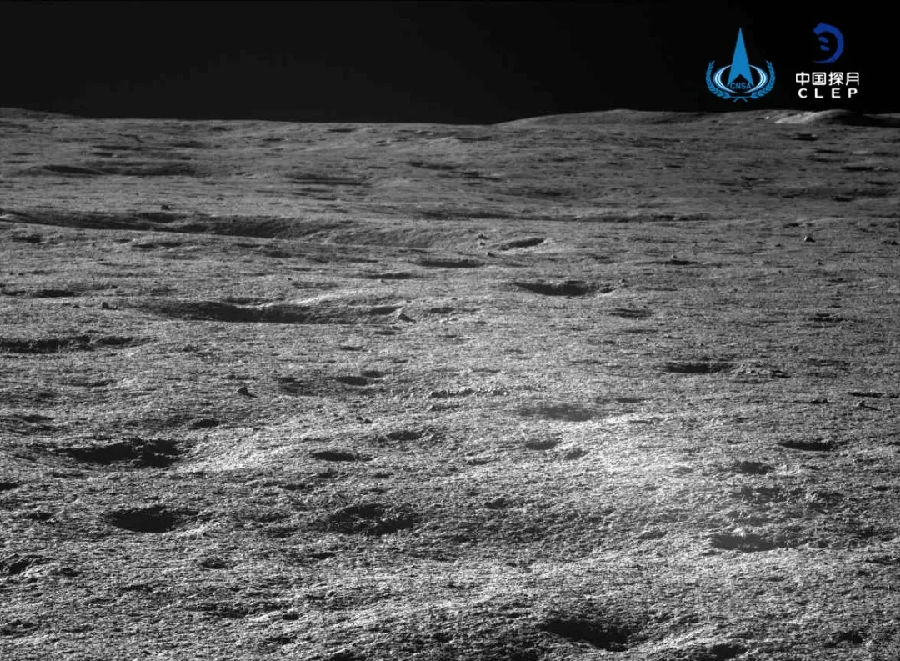 嫦娥四号着陆器和“玉兔二号”巡视器完成第十二月昼工作，再次迎来月夜。12月3日21时42分，“玉兔二号”巡视器按地面指令完成月夜设置，进入月夜休眠模式。嫦娥四号着陆器于12月4日4时完成月夜设置，进入休眠。