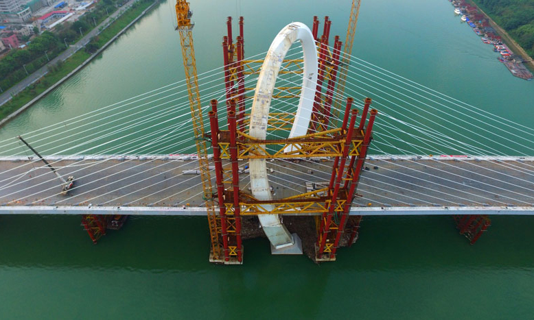 5月29日，由中铁上海局承建的广西柳州白沙大桥主桥主体完工。新华社发（黎寒池 摄）