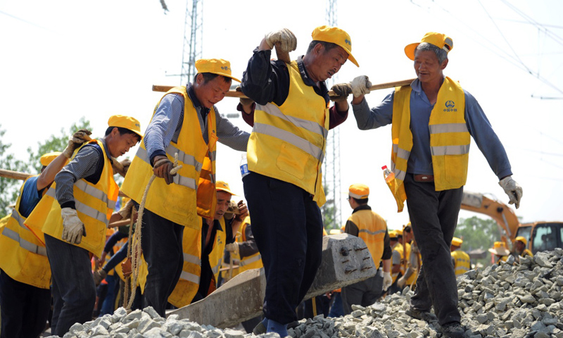 5月16日，由中铁一局承建的阳安二线褒河站改建工程顺利完工。新华社发（张博文 摄）