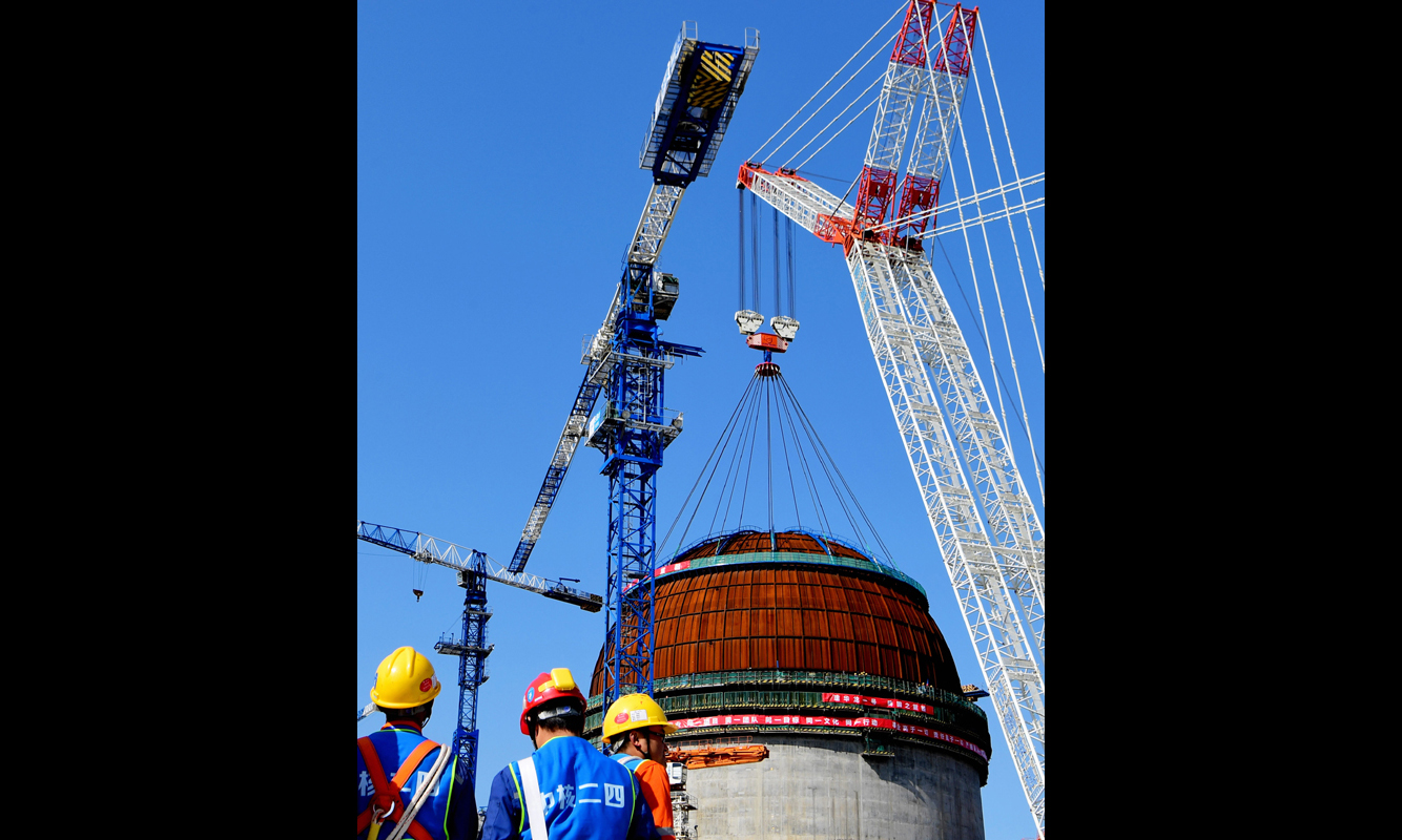 3月21日，中核集团福清核电6号机组反应堆穹顶吊装成功。（新华社记者 魏培全 摄）