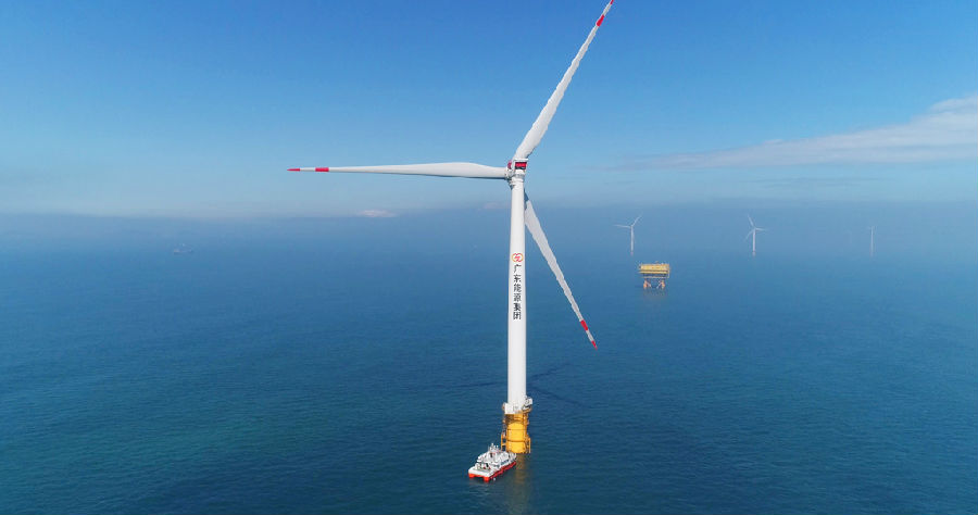 海上风电是一种具备大规模开发潜力的绿色清洁能源。广东海岸线长，风力发电蕴藏量大，目前开工建设的海上风电装机容量约690万千瓦。随着珠海金湾海上风电场全容量并网发电，粤港澳大湾区绿色能源比例将显著提升。