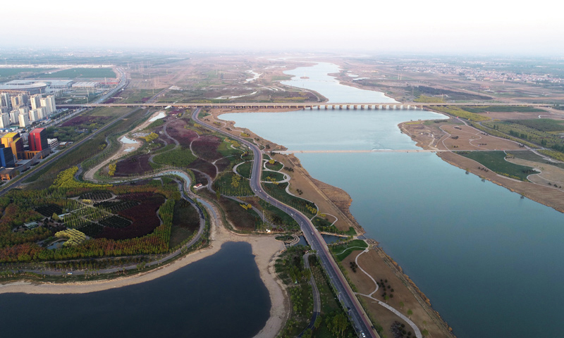 图为4月13日拍摄的生态修复后的滹沱河景色。（新华社记者 杨世尧 摄）