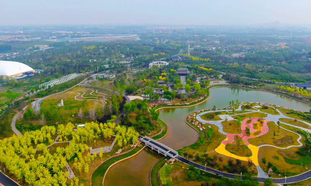 图为4月22日8点26分，中国能建南方建投邢台园博园项目全景。（黄祖平 摄）