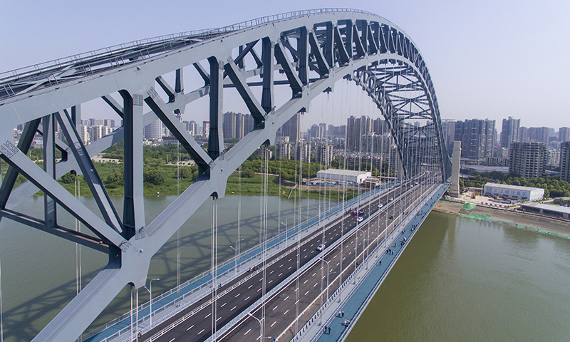 图为5月1日拍摄的武汉汉江湾桥。新华社发（李翔 摄）
