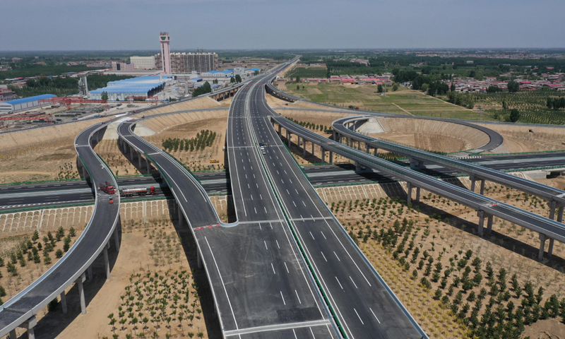 图为5月10日拍摄的京德高速（一期工程）跨津石高速枢纽。（新华社记者 朱旭东 摄）