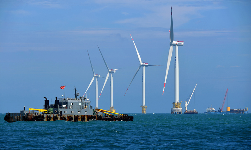 图为5月21日拍摄的莆田平海湾海上风电场项目施工现场。（新华社记者 魏培全 摄）