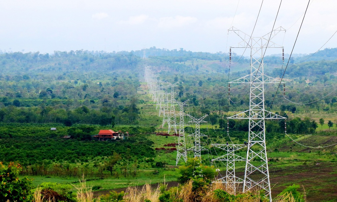 近日，国机集团中国重型机械有限公司柬埔寨东部环网一期项目（以下简称“东环一期项目”）南线230千伏桔井—蒙多基里线路和230千伏蒙多基里变电站成功带电运行。至此，该项目实现全线送电。