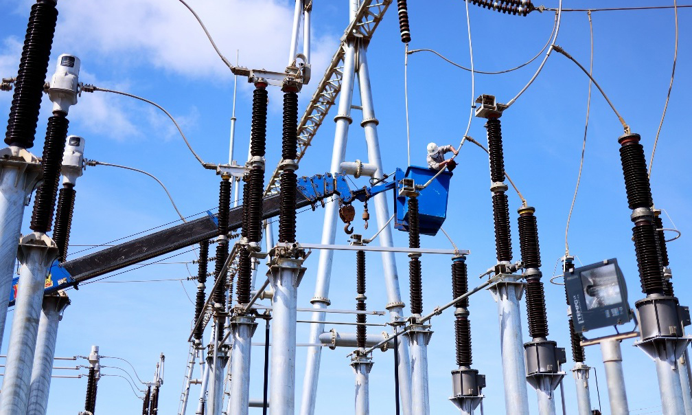 作为柬埔寨国家电网的重要组成部分，东环一期项目全线通电后将极大改善柬埔寨区域供电网络，增强电力传输能力和电网稳定性，为柬埔寨东北部地区的民生改善、工业发展和商业贸易用电提供保障。