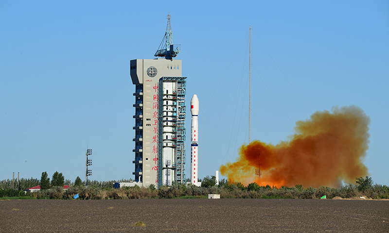 7月5日7时28分，我国在酒泉卫星发射中心用长征四号丙运载火箭，成功将风云三号05星送入预定轨道，发射任务获得圆满成功。新华社发（汪江波 摄）