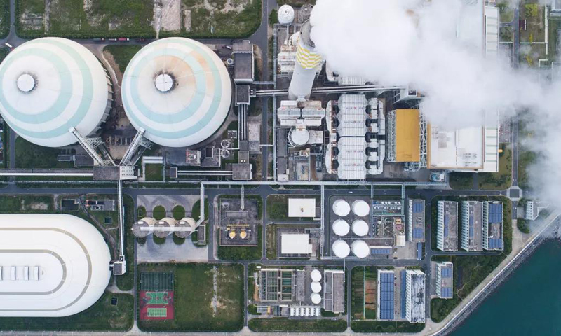 图为广东院总承包建设的亚洲首个多技术开放国际碳捕集技术测试平台——广东碳捕集测试平台项目，每年可捕集二氧化碳约2万吨。