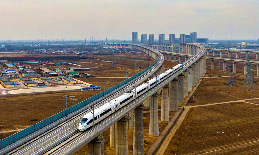 2022年12月30日，中国中铁旗下中铁电气化局参建的京唐城际铁路正式开通运营，北京站至唐山站最快1小时3分可达。京唐城际铁路起自北京城市副中心站，终到河北唐山站，正线线路全长148.7公里，共设车站8座，最高设计时速350公里。中铁电气化局负责京唐正线、津山线以及京唐津秦下行联络线桥梁、路基、站房等施工任务。
