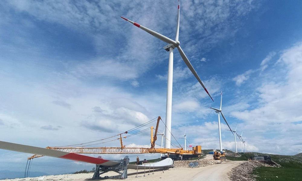 2023年9月，通用技术中技公司投资建设的波黑伊沃维克84MW风电项目全场20台风机吊装工作全部完成，该项目建成后将成为波黑最大的新能源发电项目，也是中国企业在波黑投资建设的最大能源项目。