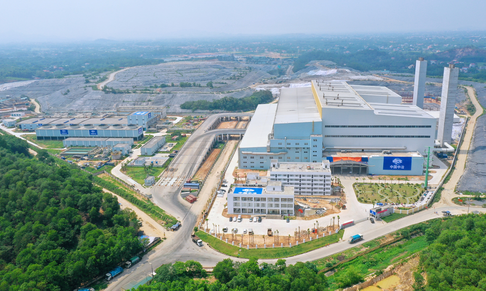 中国五矿承建的越南河内生活垃圾焚烧发电工程是越南最大、单体项目规模亚洲第二的垃圾焚烧发电厂，日处理城市生活垃圾4000吨，占河内生活垃圾总量50%以上。项目于2023年4月投产运营，有效破解当地“垃圾围城”困局，产生了良好的社会效益及经济效益，对推动越南首都绿色可持续发展、改善能源结构、实现长期处理城市生活垃圾的目标、培养当地高技术人才、促进当地就业发挥重要推动作用。
