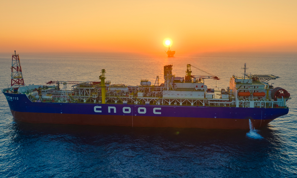 “海洋石油115”FPSO在海上完成回接，扎根在西江油田。