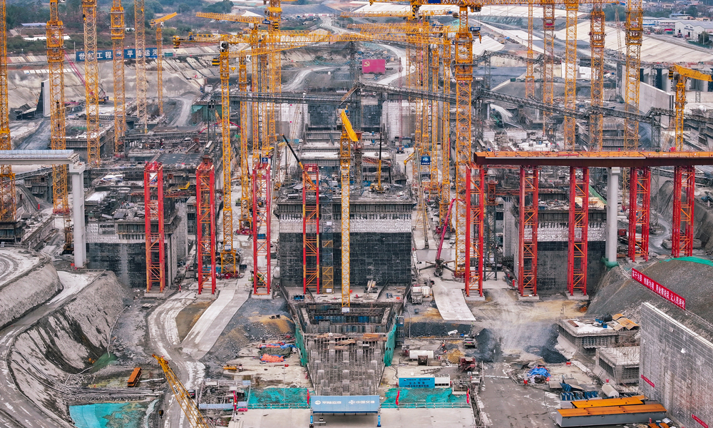 平陆运河是新中国成立以来建设的首条江海联通大运河，建成后将成为我国西南地区运距最短、最经济、最便捷的出海通道。