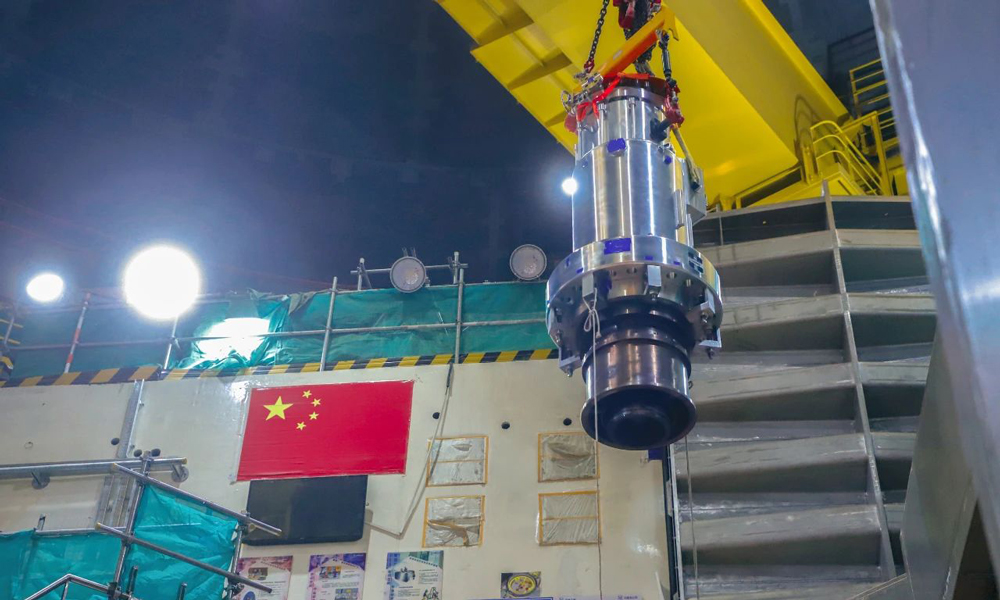 “玲龙一号”是全球首个通过国际原子能机构安全审查的陆上商用模块化小堆，是我国在核电自主创新上的重大突破，“玲龙一号”示范工程被国际原子能机构总干事格罗西称赞是“为全球小堆发展树立了标杆”。