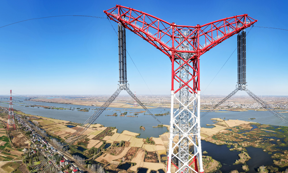 近日，陕北—安徽±800千伏特高压直流输电工程（简称“陕电入皖”工程）安徽段全线贯通。安徽是“陕电入皖”工程途经的3个省份中第一个实现贯通的省份，比原计划提前3个月。