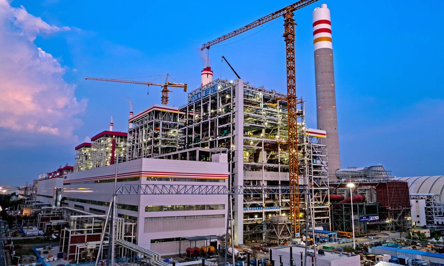 该工程的全面投产，将进一步增强西电东送通道的电源支撑，提升通道安全稳定裕度，对优化电源结构，改善电网运行条件，助力华中区域经济快速发展具有十分重要的意义。