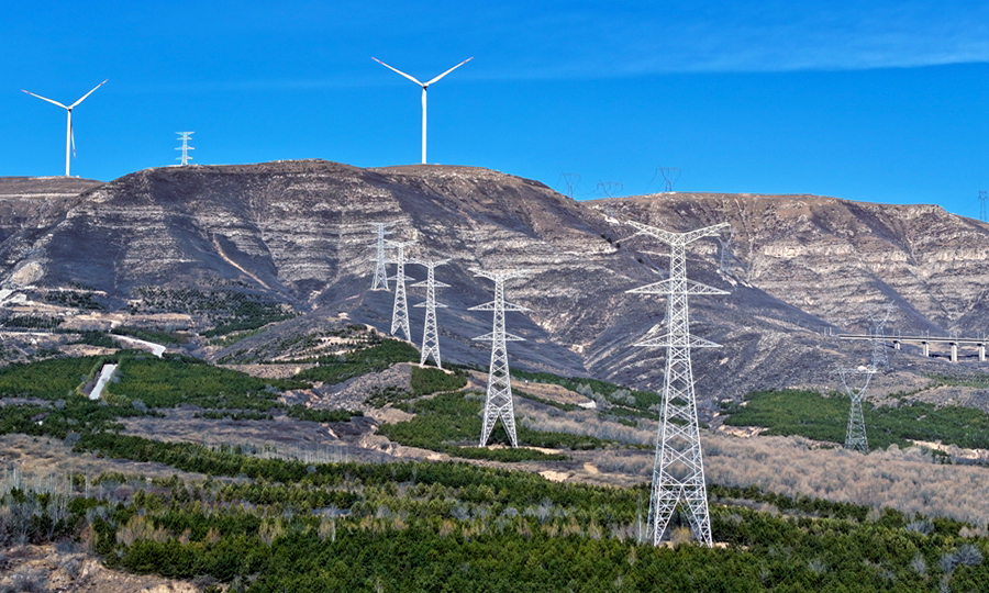 山西朔州500千伏线路工程施工现场，该工程投运后将提升区域新能源输送能力。
