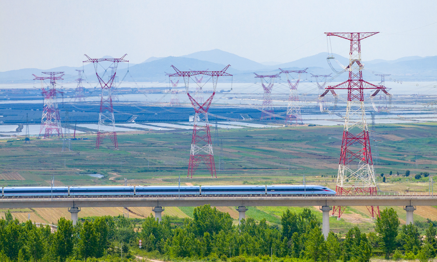 该工程建成后，将与1000千伏烟威特高压工程接入山东电网，形成国内首个省域特高压“双环网”，为胶东半岛核电及海上新能源基地的电力送出创造条件，这对进一步完善山东特高压交流电网结构、优化山东省内资源配置、助力能源转型和绿色发展具有重要意义。