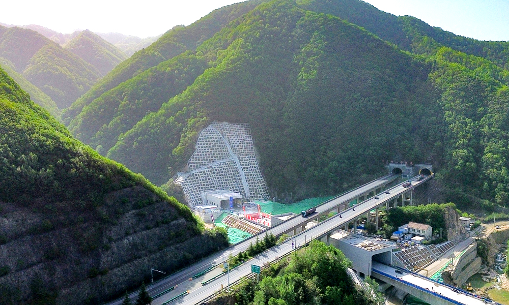全国最长高铁隧道——西十高铁秦岭马白山隧道顺利贯通