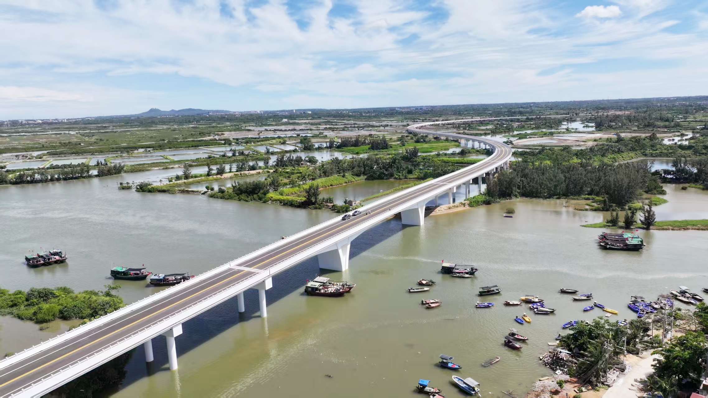 海南环岛旅游公路环新英湾支线正式通车