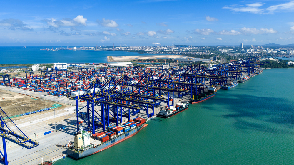 中国远洋海运洋浦港封关首月交出亮眼答卷