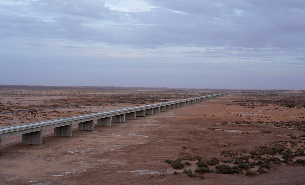中企承建非洲首条沙漠重载铁路建成通车