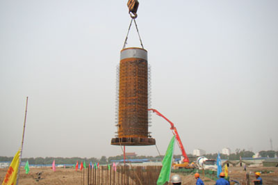 中冶宝冶中国煤炭展览中心钢结构开始吊装