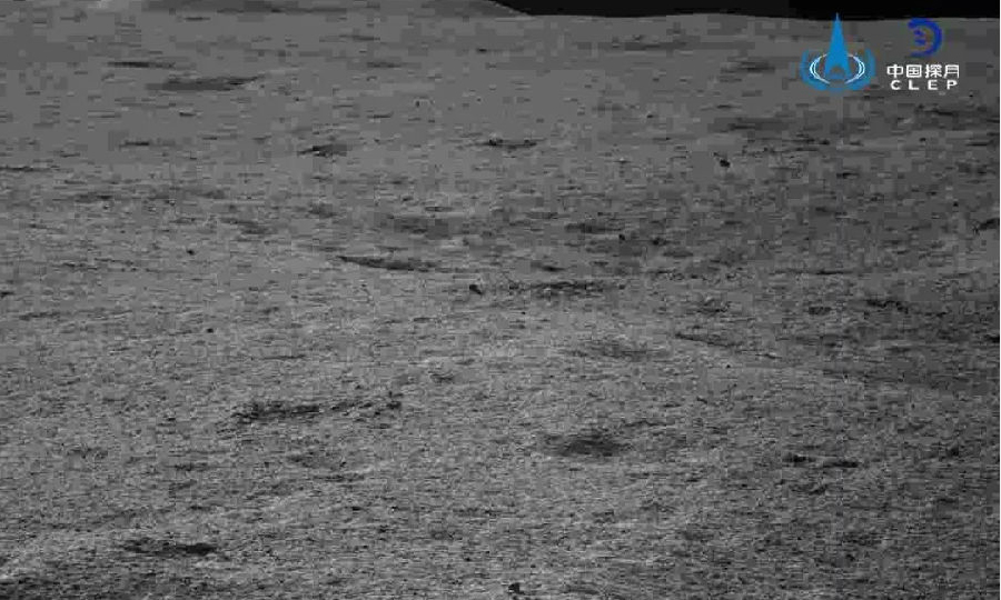 4月29日7时40分，嫦娥四号着陆器正常唤醒，中继前返向链路建立正常，平台工况正常。