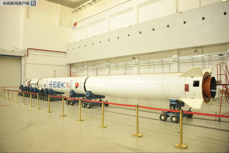 图为“捷龙一号”遥一运载火箭在厂房。