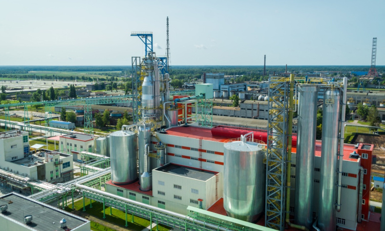 这是2017年8月30日拍摄的白俄罗斯斯维特洛戈尔斯克纸浆厂。新华社发（郭子杰 摄）