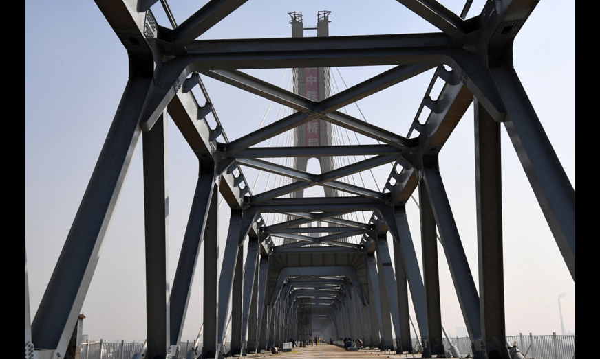 这是12月24日拍摄的蒙华铁路洞庭湖特大桥。（新华社记者 朱祥 摄）