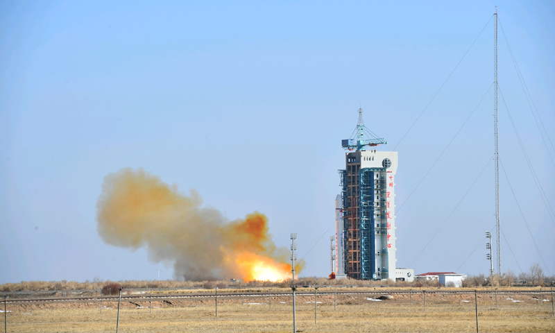 2018年1月13日15时10分，我国在酒泉卫星发射中心用长征二号丁运载火箭，成功将陆地勘查卫星三号发射升空，卫星进入预定轨道。（汪江波 摄）