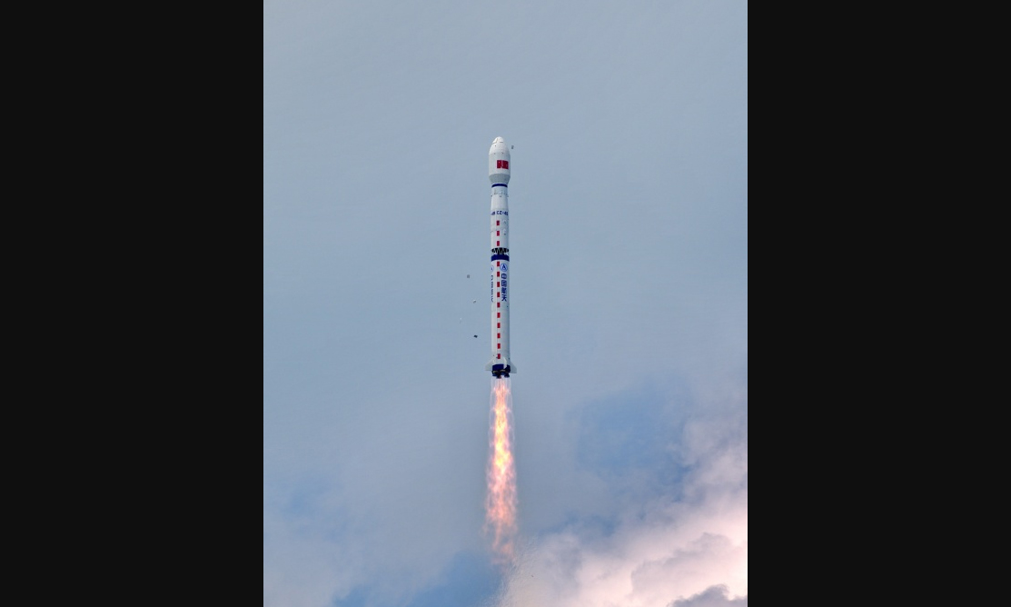 本次任务是长征系列运载火箭的第282次发射。（新华社记者 曹阳 摄）