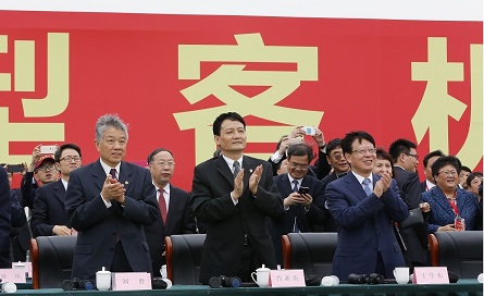 肖亚庆出席C919大型客机首飞活动-国务院国有