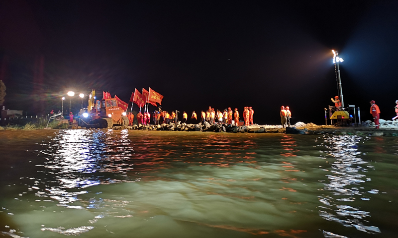 中国安能救援队有丰富的决口封堵经验和过硬的专业技术团队，经常处置大型湖泊决口险情，承担主攻任务。